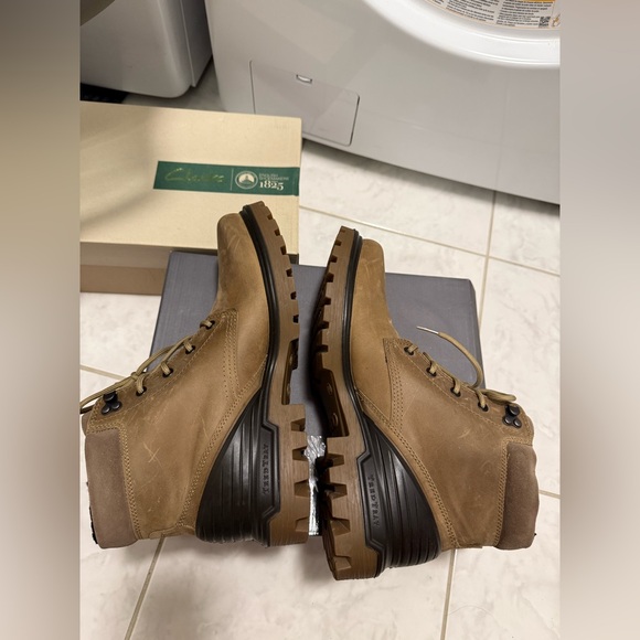 【100 for five pairs】Ecco Men's Tan Leather Boots Clark's Crocs Vans sneakers - Picture 5 of 16